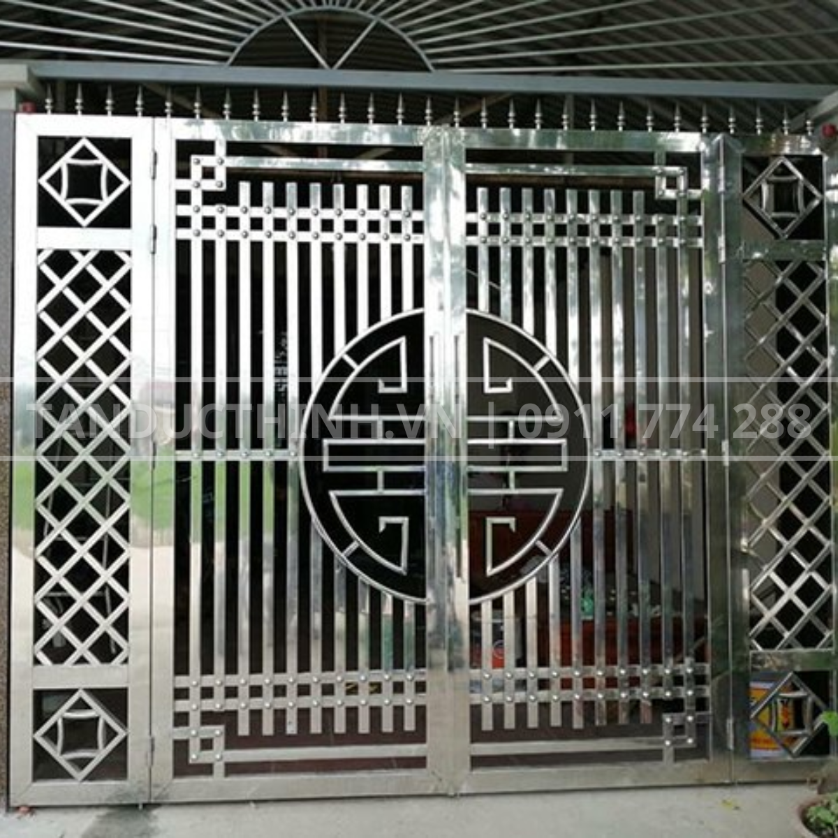 Cổng sắt và cổng inox