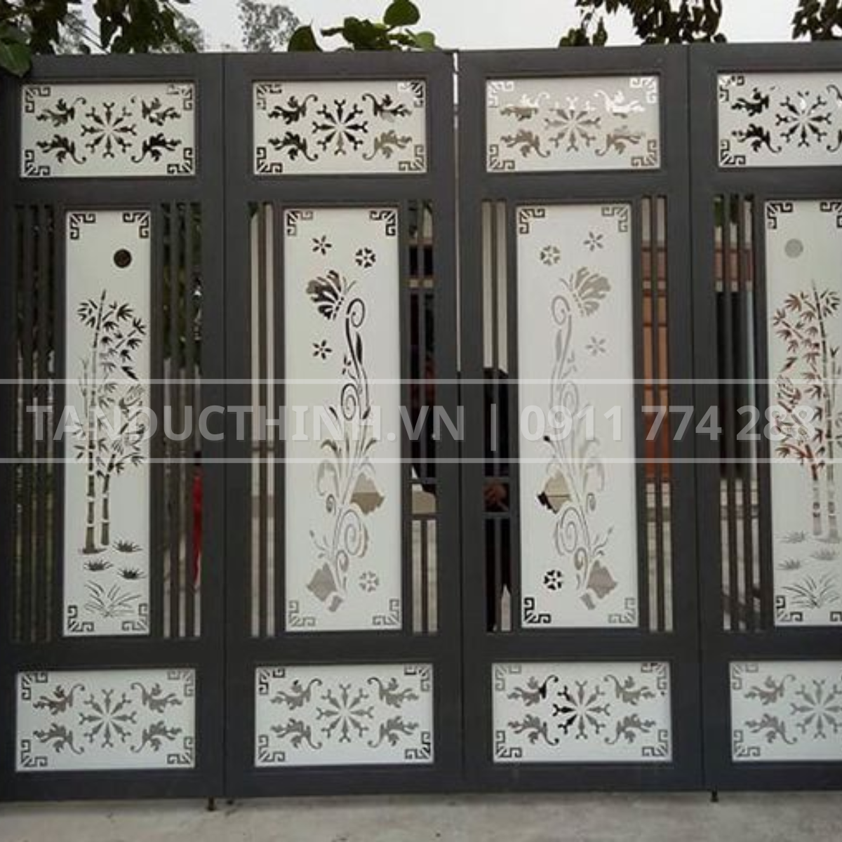 Cổng sắt và cổng inox